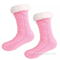 Winterflecken mit thermischem Plüschfuzzy-Slipper-Socken mit Fleece-Säumern